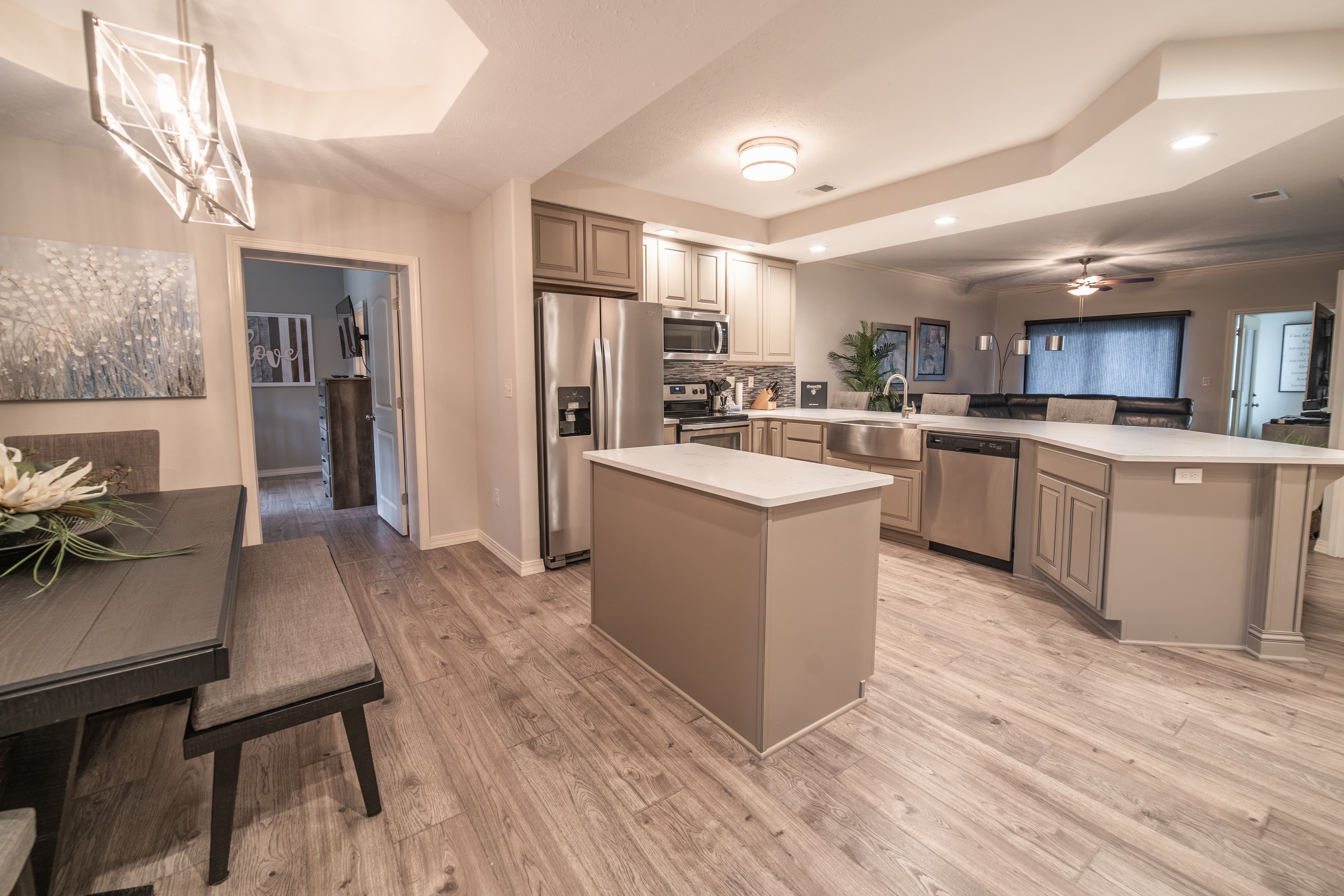 Thousand Hills: Majestic 318-3