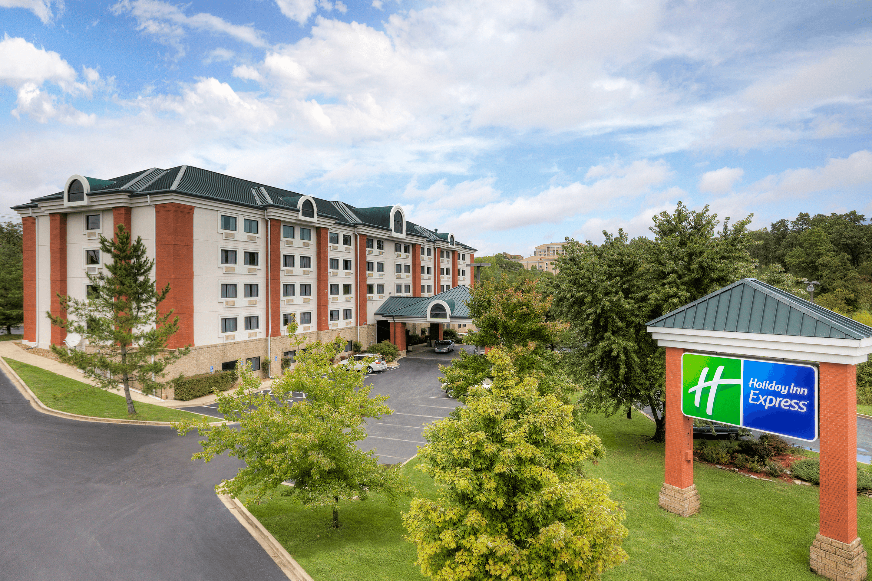 holidayinnexpressongreenmountaindrive-header